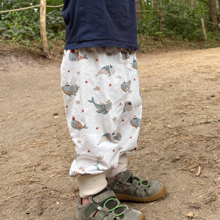 Pumphose Küstenkind Wale Schiffchen