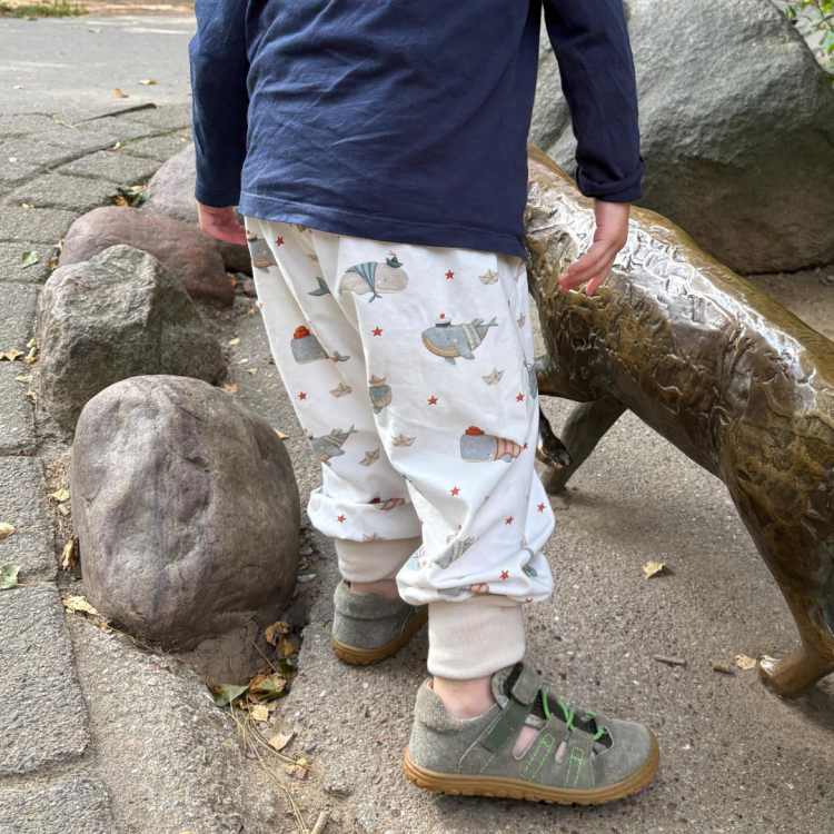 Pumphose Küstenkind Wale Schiffchen