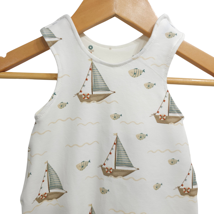 Strampler Küstenkind Boote Fische Bündchen taubenblau