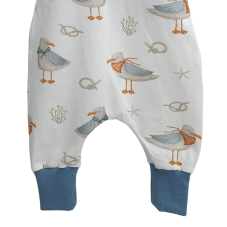 Strampler Küstenkind Möwe (Bündchen taubenblau)