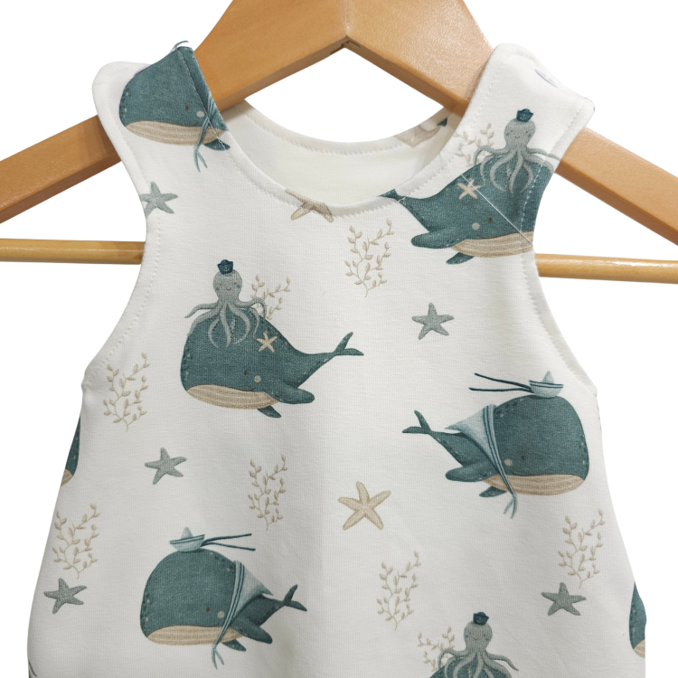 Strampler Küstenkind Wale Oktopus (Bündchen beige)