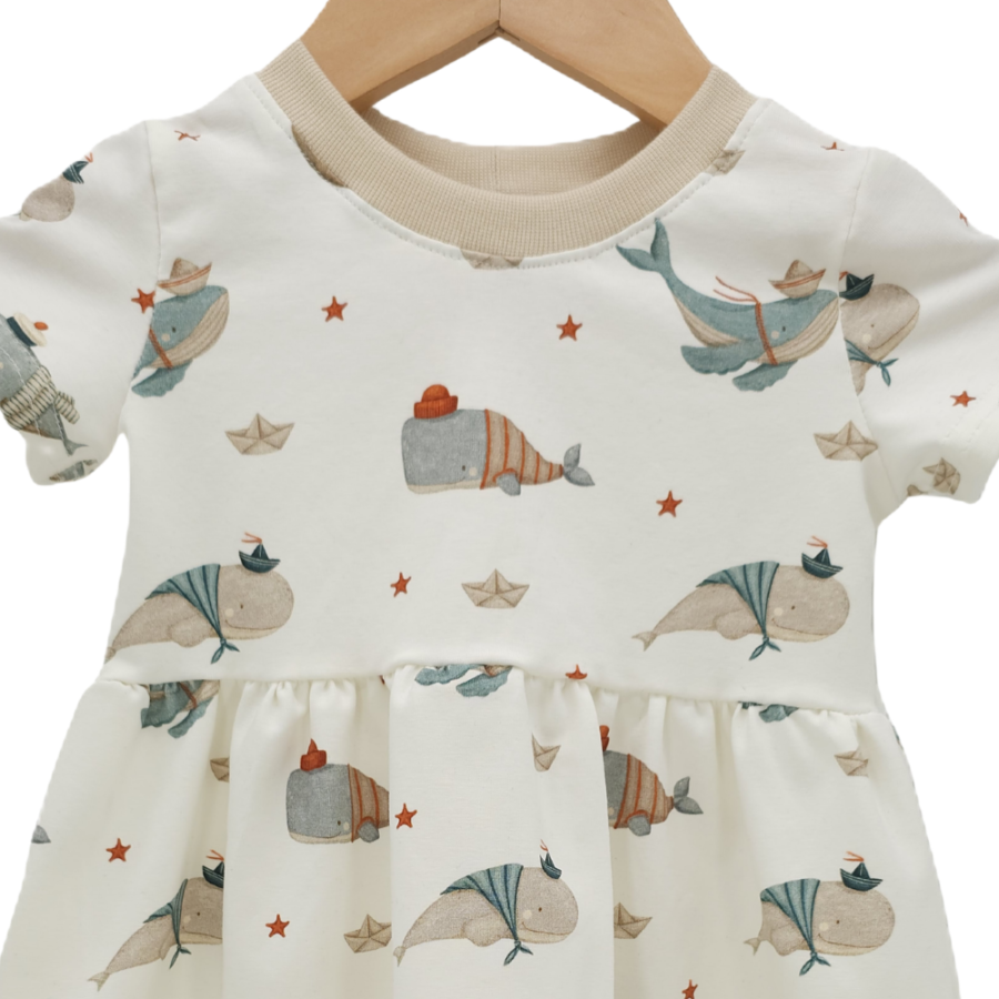 Basic Kleid Küstenkind Wale Schiffchen (Bündchen beige) 134-164