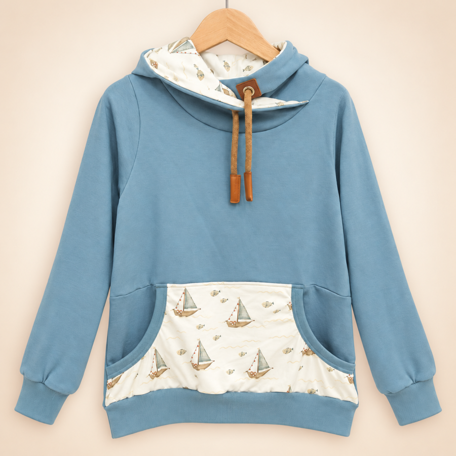 Hoodie [ Damen ] Küstenkind Boote & Fische (Sweat taubenblau) (Bündchen beige)