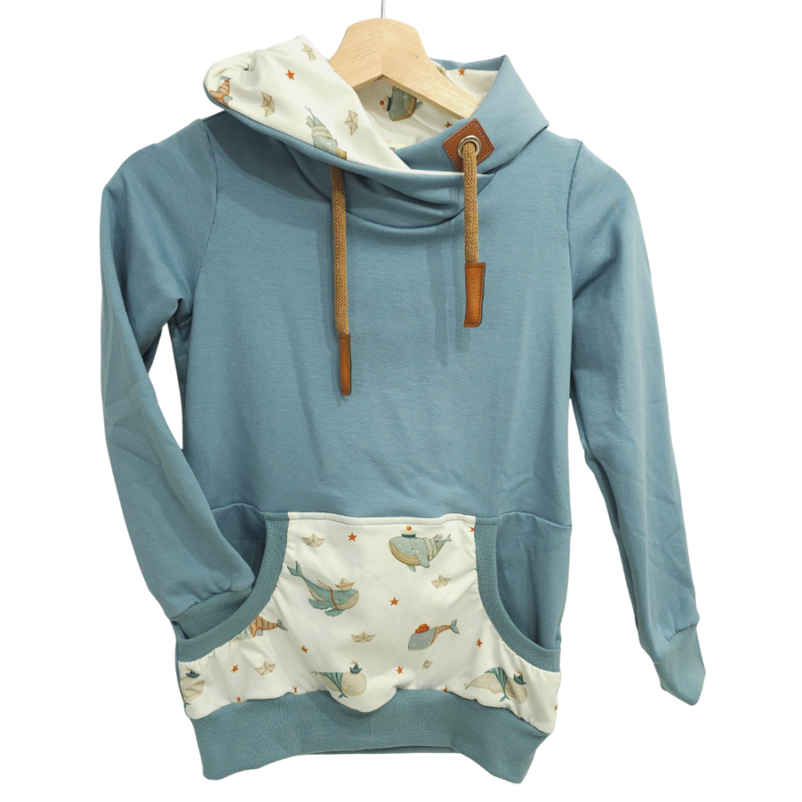 Hoodie [ Damen ] Küstenkind Wale Schiffchen (Sweat taubenblau) (Bündchen beige)